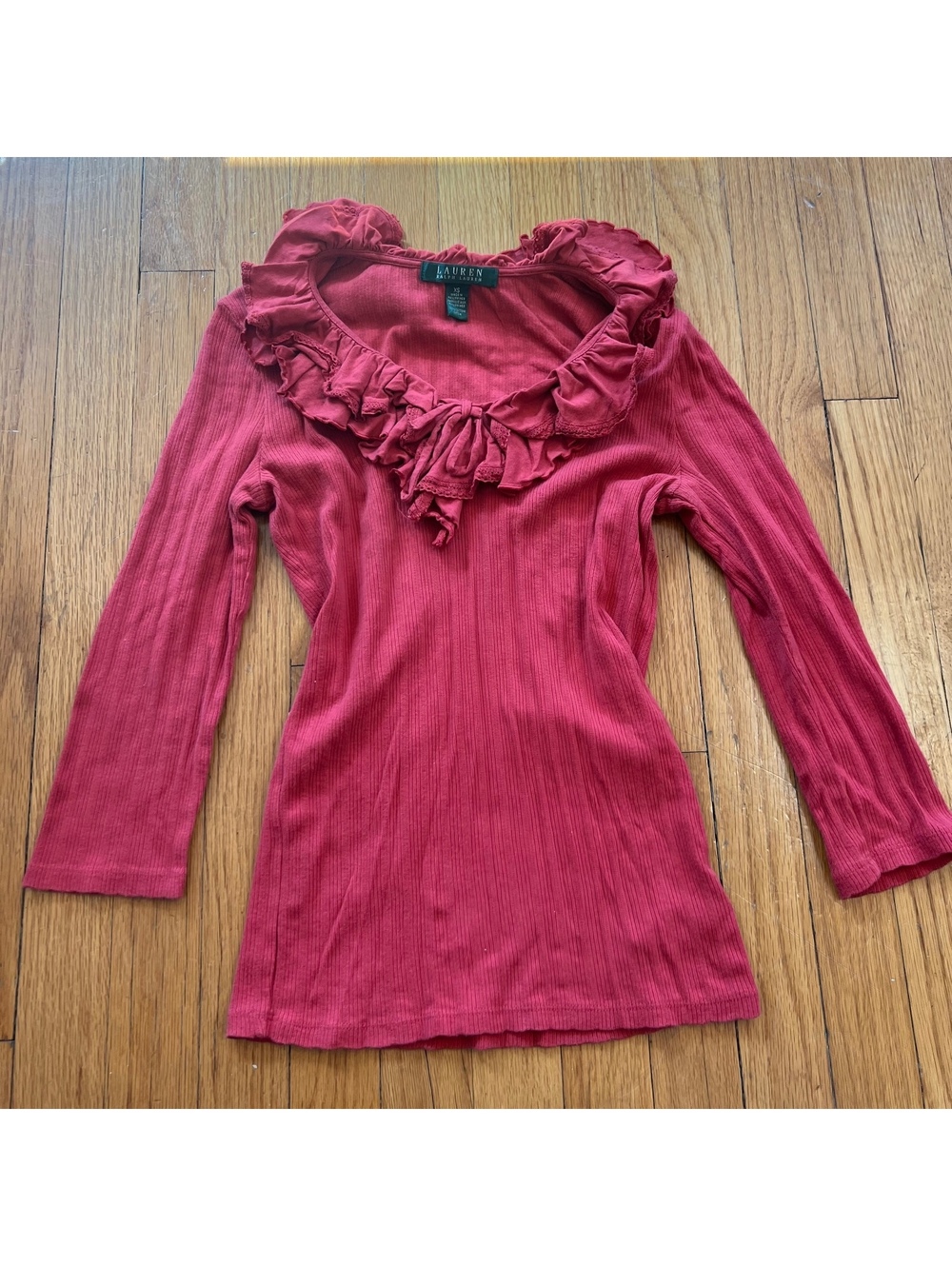 Vintage Y2K whimsical medieval lace detail going out top quarter sleeve